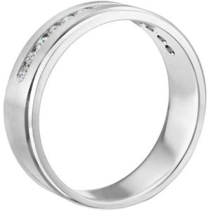 | REF : M4025 | Diamond Ring